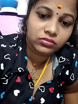 sweetqueen143 online show from May 31, 2026, 6:09 pm