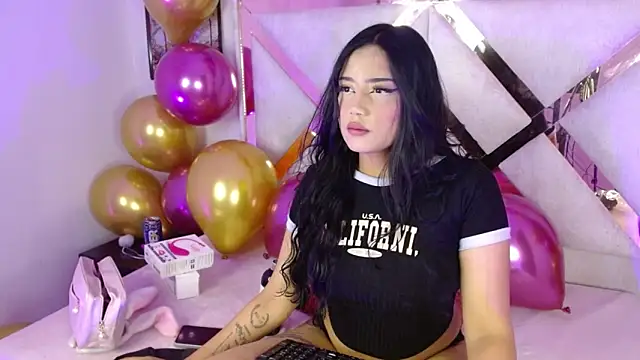 ladymooncs online show from January 13, 2026, 4:38 am