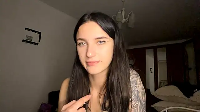 Snapshot of TifanyRawi chatting on October 3, 2025, 9:38 pm TifanyRawi online show from October 3, 2025, 9:38 pm