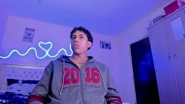 Glader31 online show from November 15, 2025, 10:58 pm