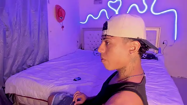 Glader31 online show from October 14, 2025, 8:20 pm