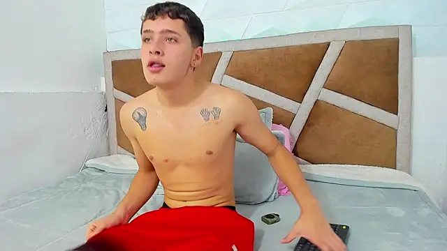 Julian wolf18 online show from November 21, 2025, 4:50 pm