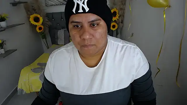 hotlesby valery online show from October 16, 2025, 7:00 pm