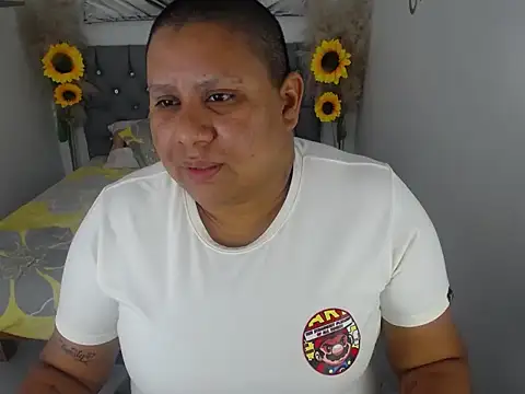 hotlesby valery online show from November 17, 2025, 8:02 pm