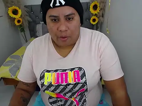 hotlesby valery online show from October 27, 2025, 12:17 pm