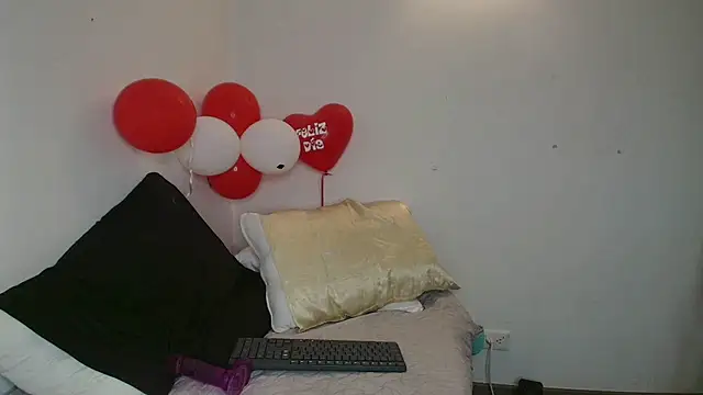 sofi madison  online show from September 26, 2025, 9:43 pm