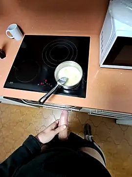 Snapshot of mecumming2 chatting on October 6, 2025, 10:54 pm mecumming2 online show from October 6, 2025, 10:54 pm