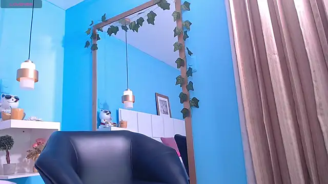 Snapshot of PenelopeBond chatting on October 9, 2025, 1:00 pm PenelopeBond online show from October 9, 2025, 1:00 pm