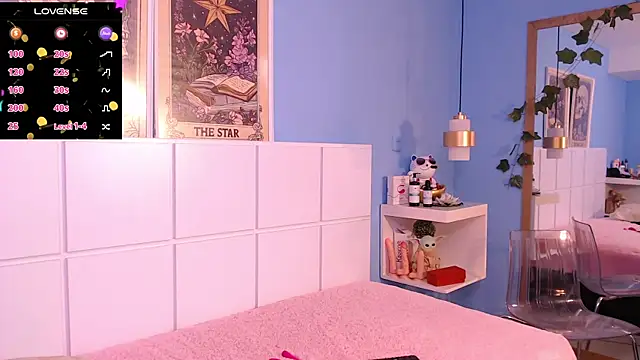 Snapshot of PenelopeBond chatting on November 7, 2025, 1:59 pm PenelopeBond online show from November 7, 2025, 1:59 pm