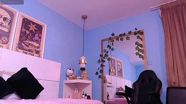 Snapshot of PenelopeBond chatting on November 17, 2025, 12:36 am PenelopeBond online show from November 17, 2025, 12:36 am