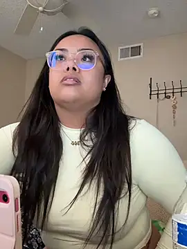 kiaradanielaxx online show from February 18, 2026, 9:44 pm