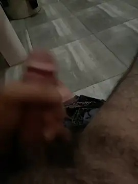 Elzoozzzz online show from April 3, 2026, 7:15 am