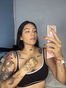 liahouses online show from November 9, 2025, 12:14 am