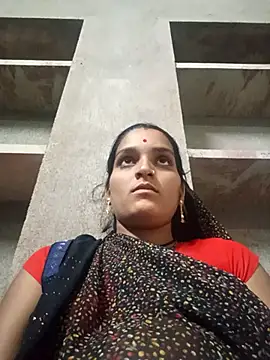Pooja m online show from September 21, 2025, 2:44 pm