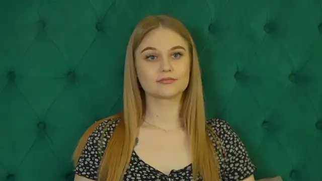 Snapshot of AriaWell chatting on December 1, 2025, 5:25 pm AriaWell online show from December 1, 2025, 5:25 pm