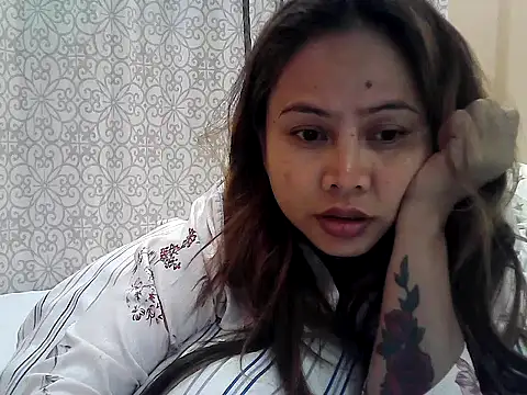 Amarrahlyn online show from November 18, 2025, 10:07 am