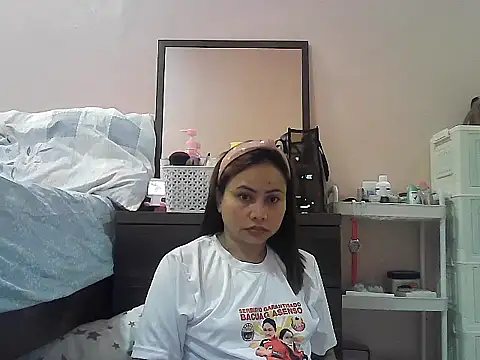 Snapshot of Amarrahlyn chatting on May 12, 2026, 9:43 pm Amarrahlyn online show from May 12, 2026, 9:43 pm