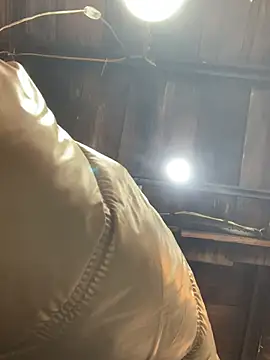 Snapshot of Halyy_xx chatting on February 25, 2026, 10:04 am Halyy xx online show from February 25, 2026, 10:04 am