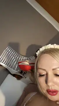 MarinaMargo online show from November 17, 2025, 11:58 am