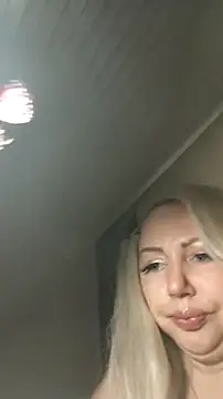 MarinaMargo online show from December 19, 2025, 9:39 pm