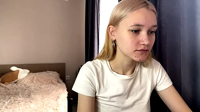 TwinedPeril online show from October 15, 2025, 7:05 am