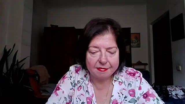 Snapshot of Violet_Pulse chatting on October 17, 2025, 10:50 am Violet Pulse online show from October 17, 2025, 10:50 am