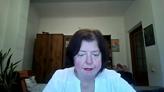 Snapshot of Violet_Pulse chatting on November 6, 2025, 12:31 pm Violet Pulse online show from November 6, 2025, 12:31 pm