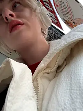 RonnieKiss online show from October 12, 2025, 4:58 am