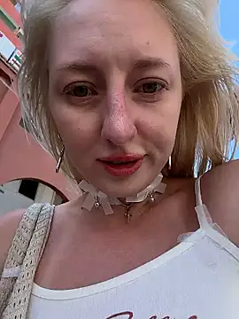 Snapshot of RonnieKiss chatting on January 8, 2026, 3:23 am RonnieKiss online show from January 8, 2026, 3:23 am