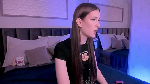 Snapshot of babyy_gloria chatting on November 11, 2025, 3:18 pm babyy gloria online show from November 11, 2025, 3:18 pm