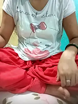Cute-Charvii online show from May 22, 2026, 4:32 am