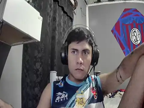 Miguel19971 online show from October 15, 2025, 6:44 am