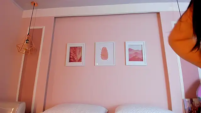 Sarah Reidd online show from October 4, 2025, 1:12 pm