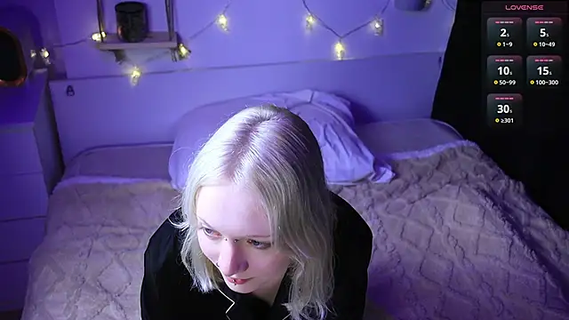 ArcticaRyder online show from October 15, 2025, 11:18 am