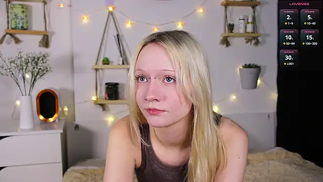 ArcticaRyder online show from October 3, 2025, 7:21 am