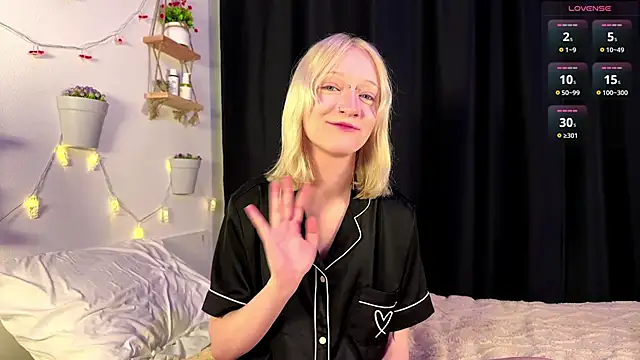 ArcticaRyder online show from October 21, 2025, 7:41 am