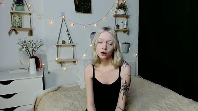 ArcticaRyder online show from November 7, 2025, 7:13 am