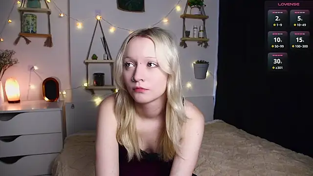 ArcticaRyder online show from October 2, 2025, 7:45 am