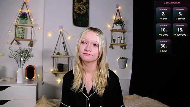 ArcticaRyder online show from October 5, 2025, 7:32 am