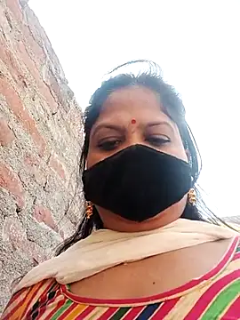 Snapshot of Mona_darling21 chatting on November 6, 2025, 7:12 am Mona darling21 online show from November 6, 2025, 7:12 am