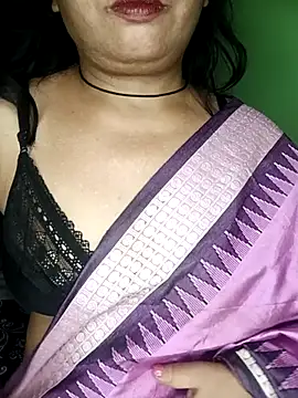 Snapshot of Mona_darling21 chatting on October 6, 2025, 6:41 pm Mona darling21 online show from October 6, 2025, 6:41 pm