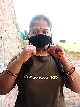 Snapshot of Mona_darling21 chatting on November 13, 2025, 6:17 am Mona darling21 online show from November 13, 2025, 6:17 am