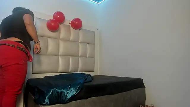Snapshot of peyton__wat chatting on June 24, 2026, 11:53 am peyton wat online show from June 24, 2026, 11:53 am