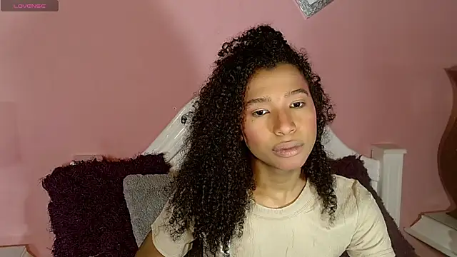  IsabellaRousse online show from November 7, 2025, 7:07 pm