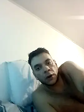 AlejoLatino online show from September 19, 2025, 6:34 pm