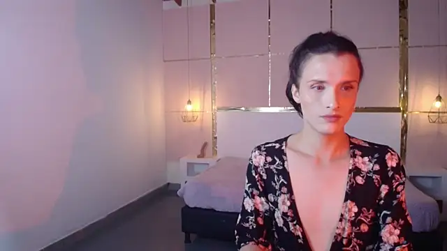 IsabelFernandez online show from October 5, 2025, 4:03 am