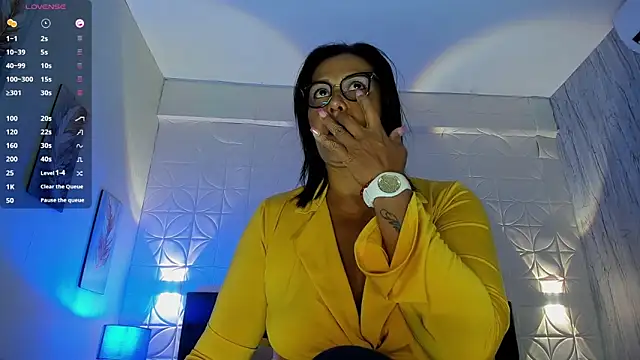 Snapshot of EmillyLim chatting on December 5, 2025, 7:55 pm EmillyLim online show from December 5, 2025, 7:55 pm