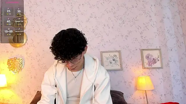 Snapshot of liam_twiink chatting on May 8, 2026, 7:39 pm liam twiink online show from May 8, 2026, 7:39 pm
