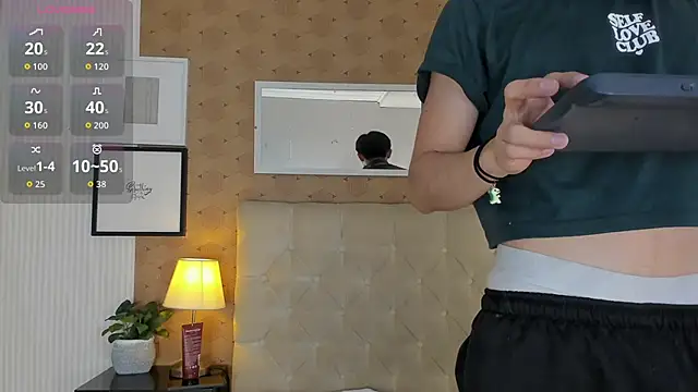 liam twiink online show from November 18, 2025, 7:50 pm