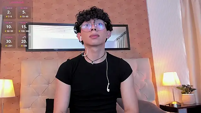 Snapshot of liam_twiink chatting on May 5, 2026, 7:50 pm liam twiink online show from May 5, 2026, 7:50 pm